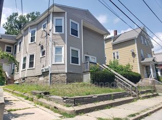 102 1st Ave UNIT 1R, Woonsocket, RI 02895