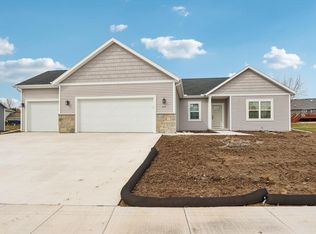 414 Valley Dr, Theresa, WI 53091