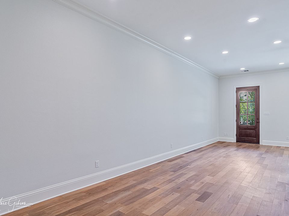 1st image of 1930 Chestnut Park Ln