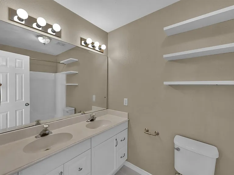 1141 Lovett St — Photo 17
