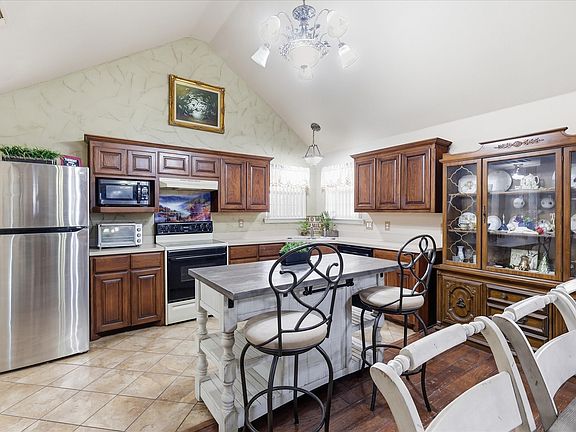 3rd image of 5855 Ge Horton Rd
