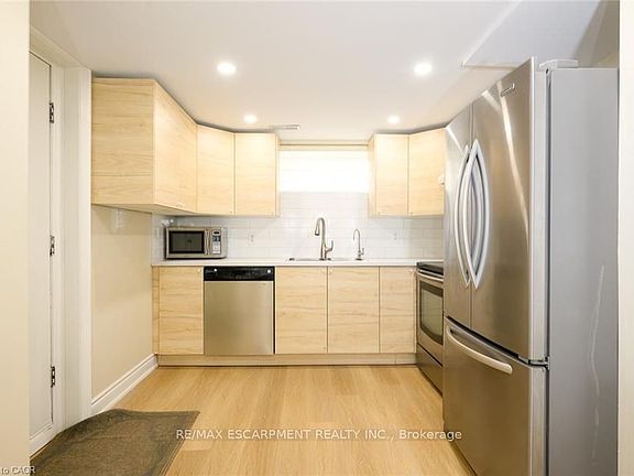 2nd image of 347 York Rd #2