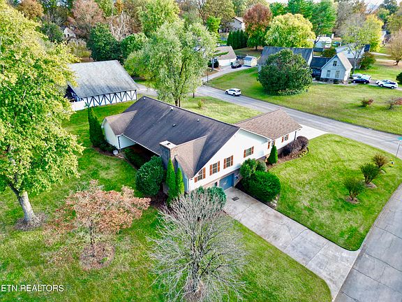 3rd image of 2102 Wakefield Cir