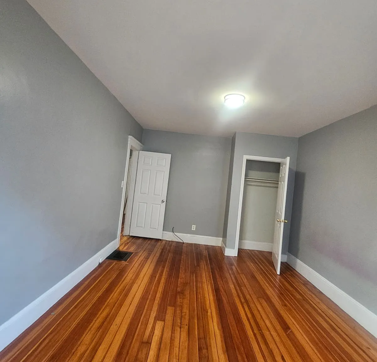 3 bed, 1100 sqft, $1,550 — Photo 2
