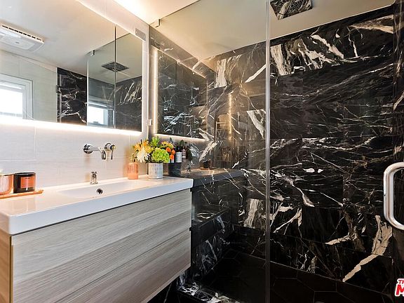 5th image of 8155 Manitoba St APT 12