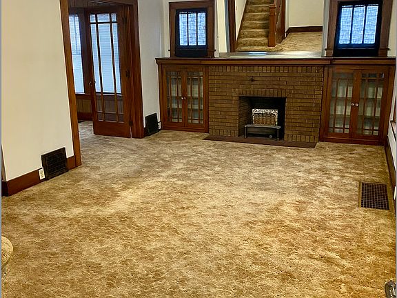 Living Room / Built Ins