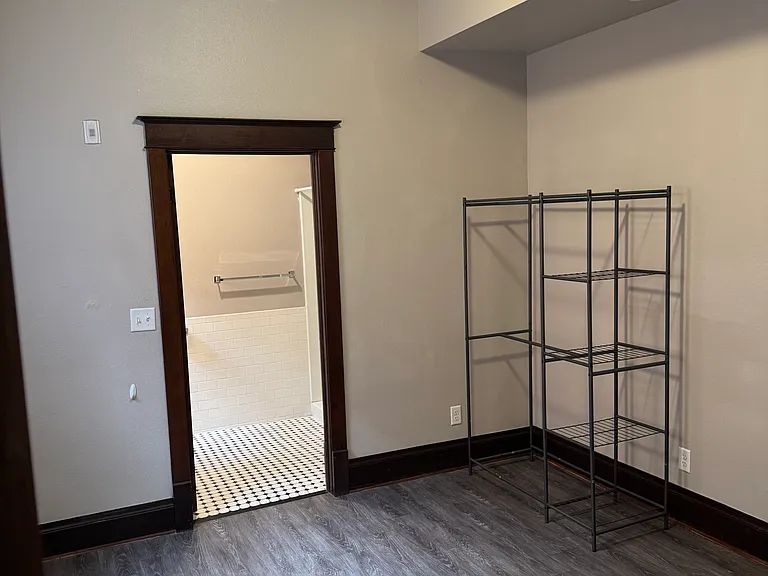 223 N Main St — Photo 10