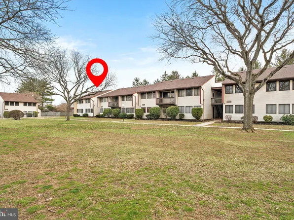 1 Avon Dr W #J, Hightstown, NJ 08520