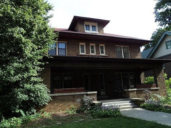 2nd image of 4751 W Woodlawn Ct
