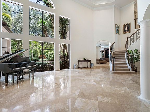 5th image of 17738 Lake Azure Way