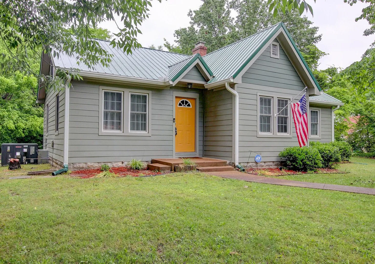1115 Woodard St (For Rent) — Photo 1