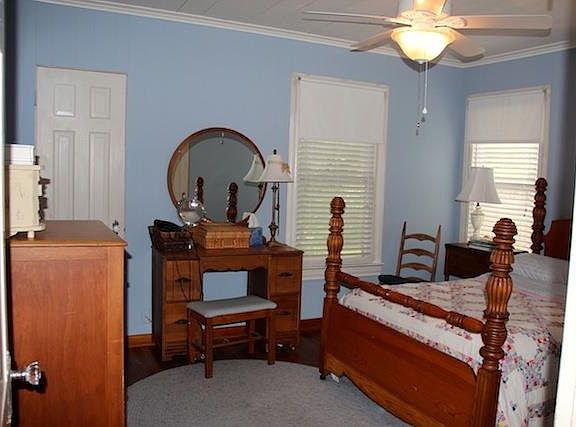 5th image of 1416 Lillie St