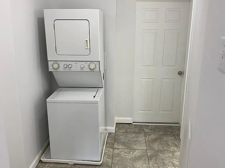 1009 E Carson St #2 — Photo 8