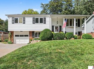 7810 Hickory Ln, Lincoln, NE 68510