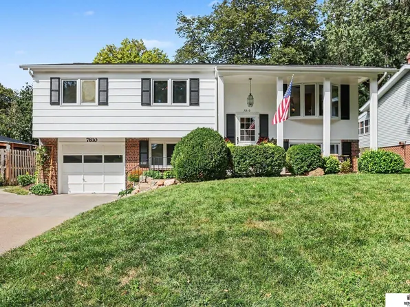7810 Hickory Ln, Lincoln, NE 68510
