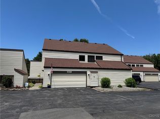 601 Woburn Dr, Camillus, NY