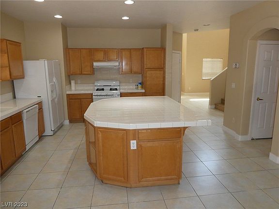 4th image of 6004 Bassio Ave #0