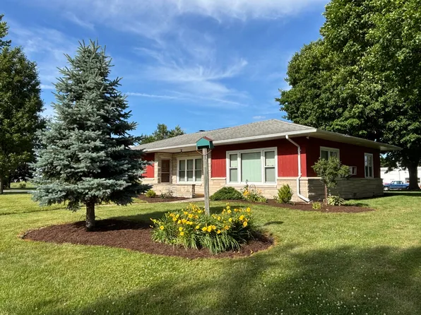 231 N Salem St, Francesville, IN 47946