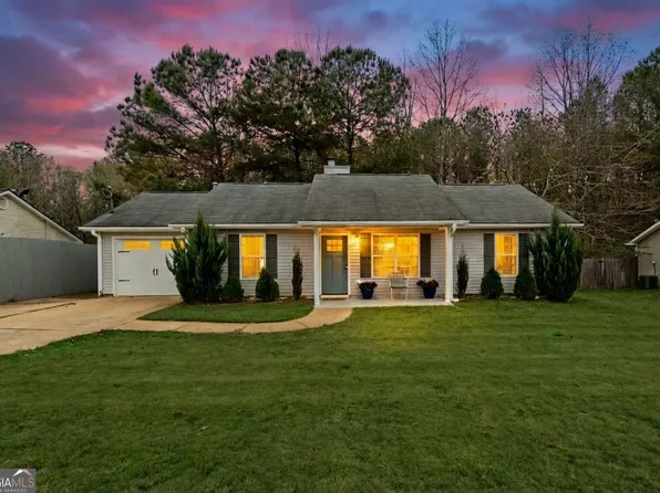 49 Canterbury Dr, Grantville, GA 30220