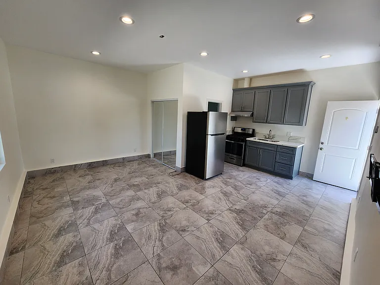 9852 Cabanas Ave — Photo 9
