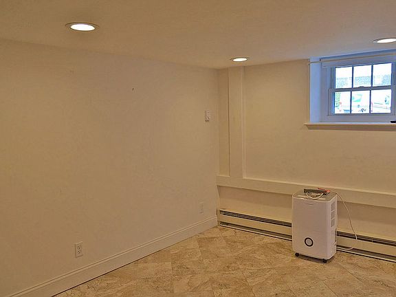 3rd image of 9 Broadway Ave #B
