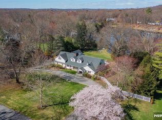 240 Green Ridge Rd, Franklin Lakes, NJ
