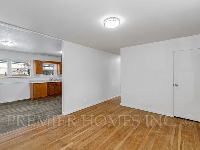 3812 Root Ave NE — Photo 5