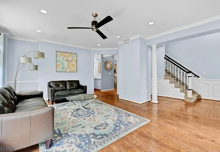 10 Stevens Ln — Photo 4