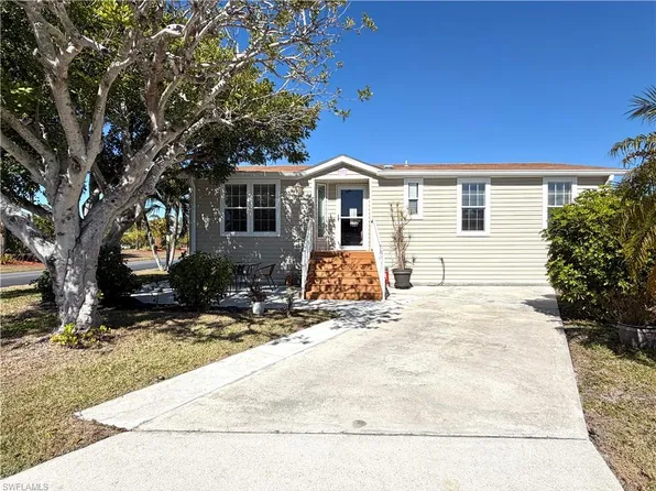 4750 Lantern LN W, ESTERO, FL 33928