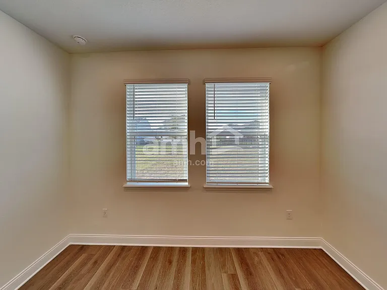 3735 Center Cove Ln — Photo 9