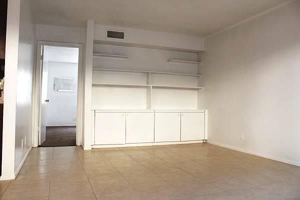 2nd image of 2519 E 10th St APT 19