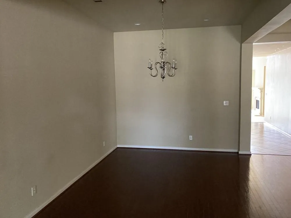 4 bed, 3.0 bath, 3285 sqft, $2,595 — Photo 4