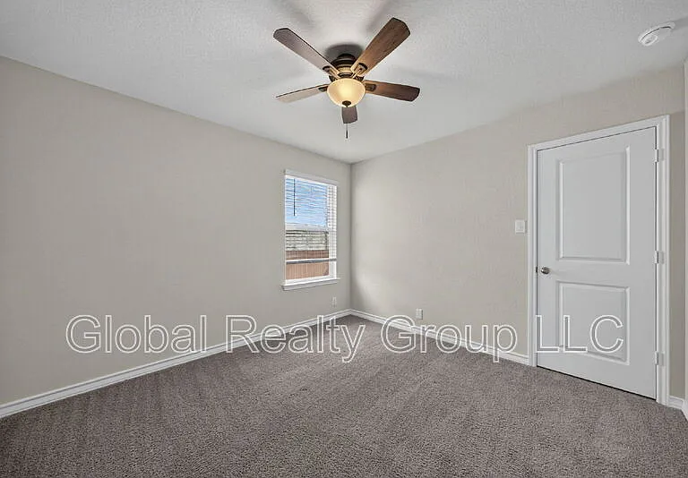 515 Diamond Shls — Photo 18