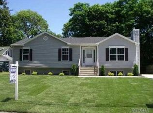85 Whittier Dr, Mastic Beach, NY 11951