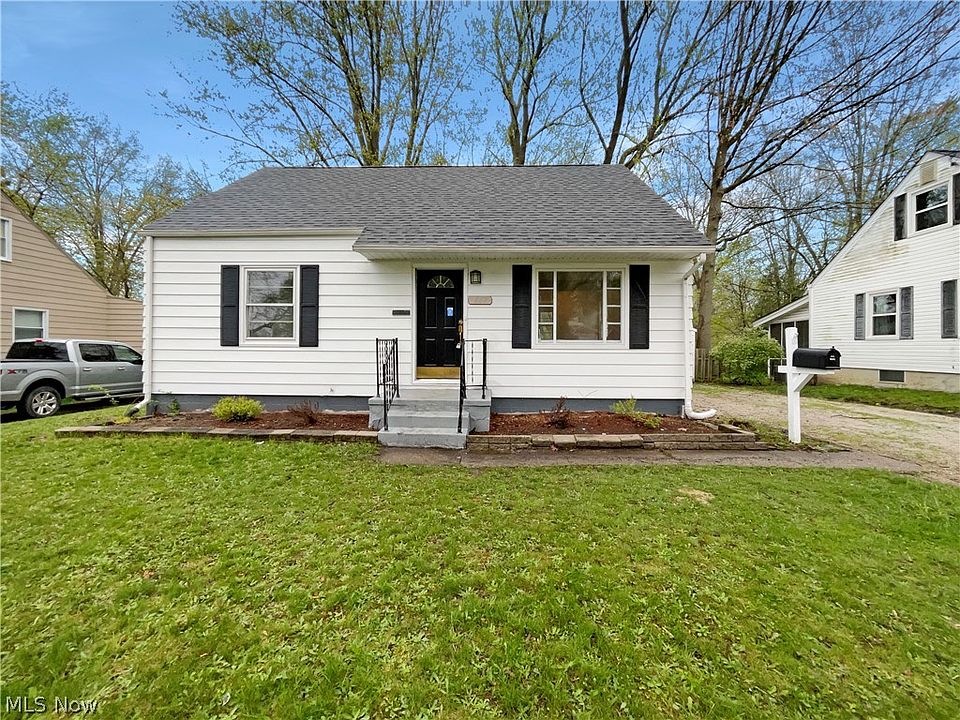 1st image of 647 Woodside Dr