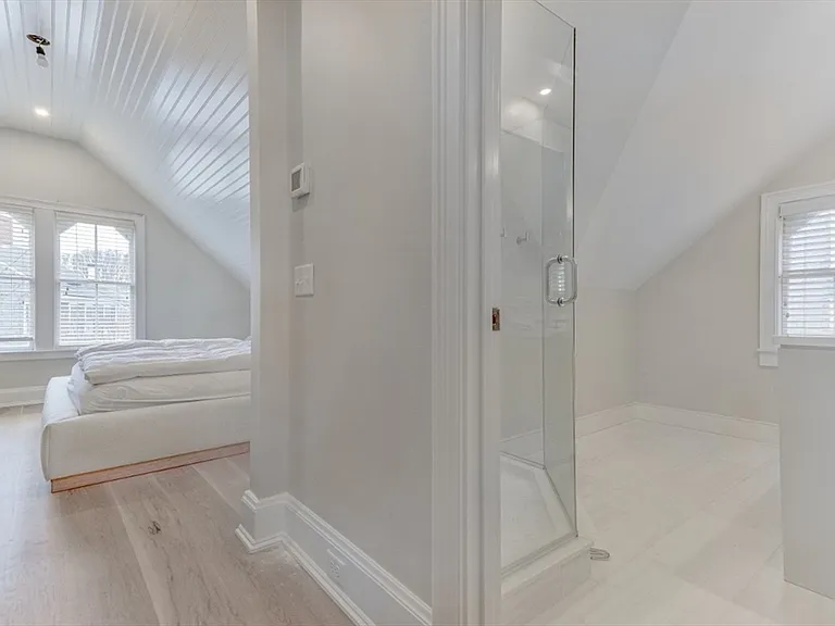 51 Fair St — Photo 8