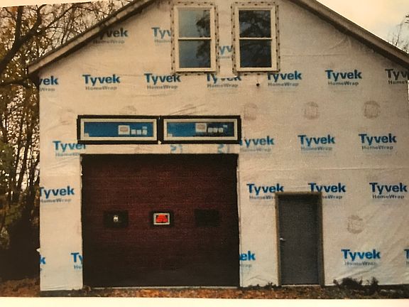 Large 28x32 detached garage