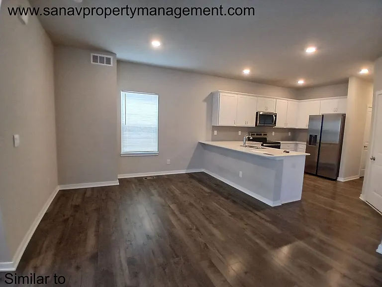 2404 SW Plaza Pkwy — Photo 5