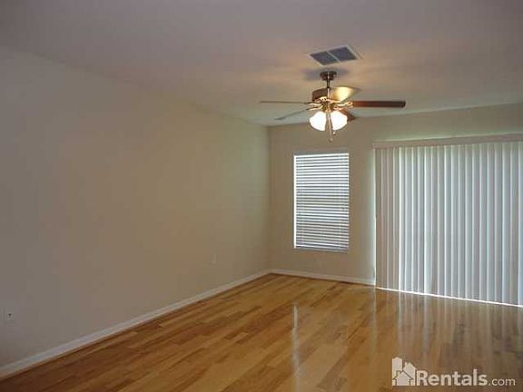 4th image of 2940 Willowleaf Ln