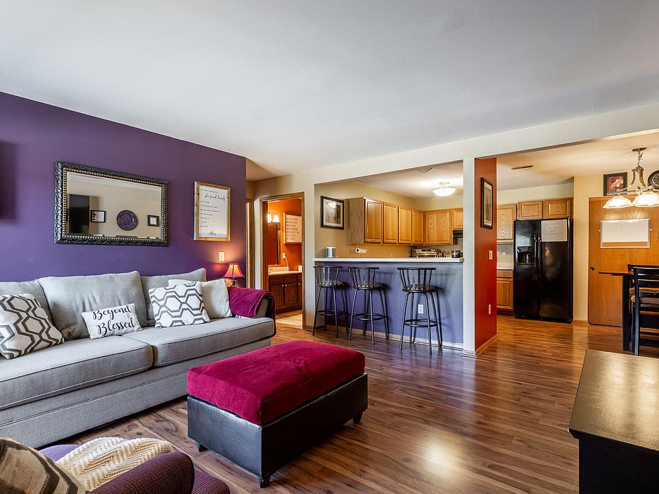2nd image of 4487 Easy St #5