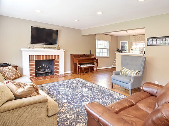 3rd image of 1242 Meriweather Ave