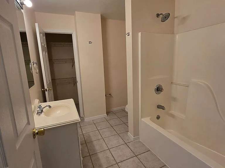712 Connor St #B — Photo 9