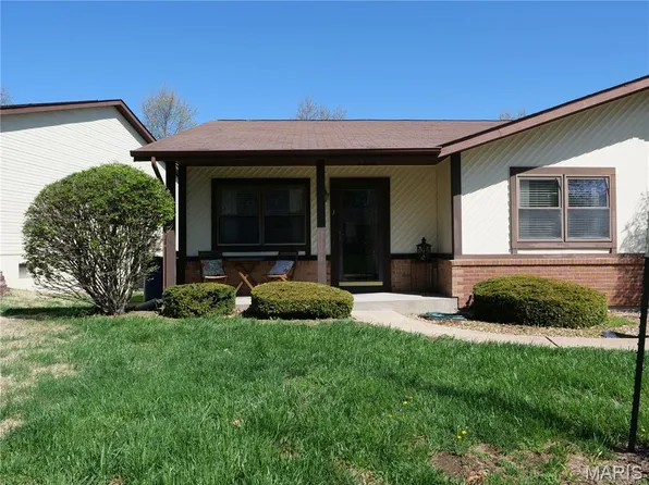 3 Wenona Dr, Washington, MO 63090