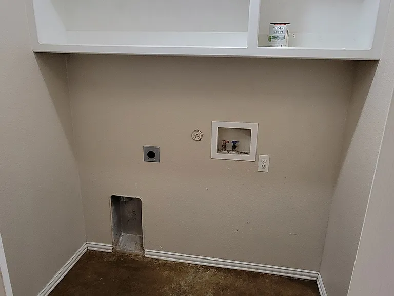 2424 W Walker St — Photo 7