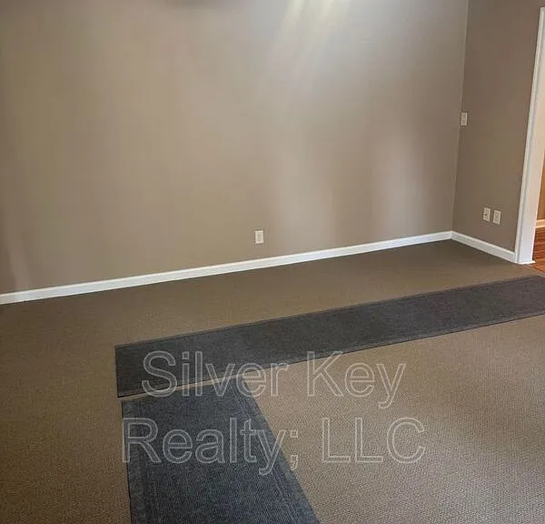 235 Rose Dr — Photo 6