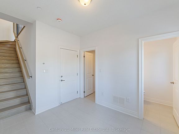 3rd image of 2140 Trafalgar Rd #43