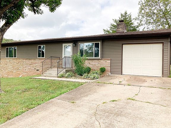 2nd image of 4 Lakeshore Dr