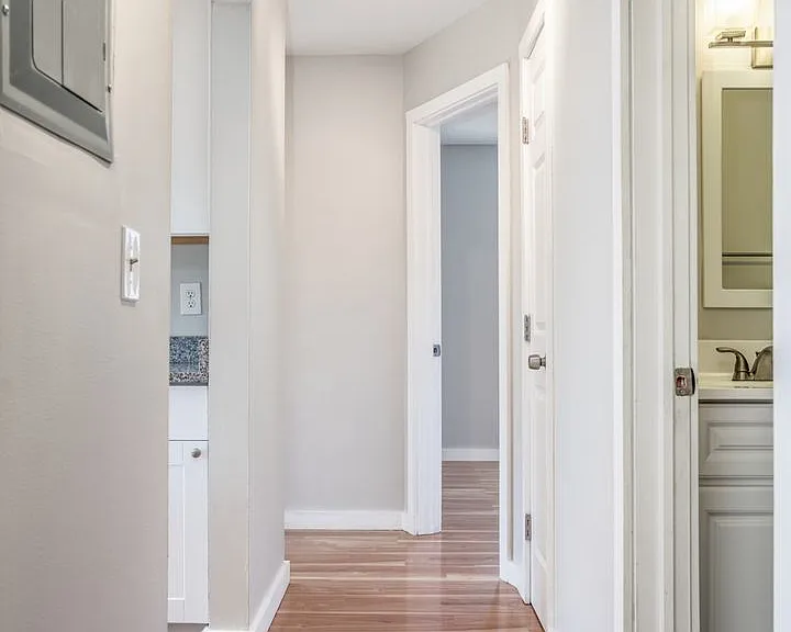 744 Polk St NE — Photo 18