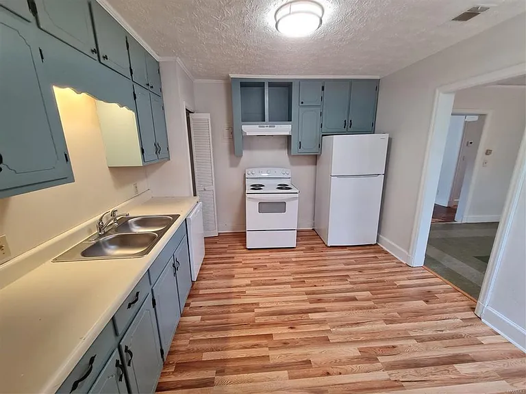 2113 Brewton St — Photo 6