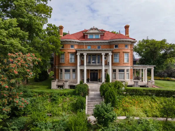 412 W 6th St, Davenport, IA 52803